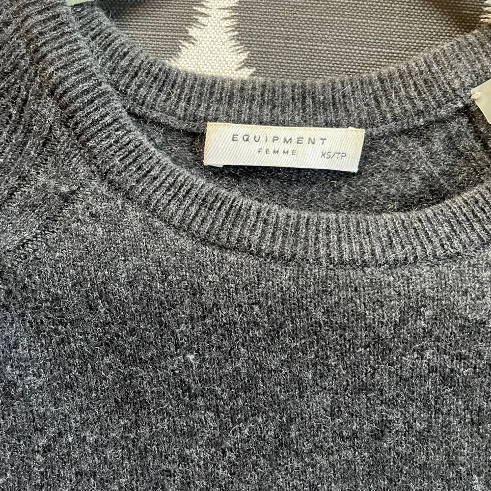 Charcoal cashmere midi Equipment sweater dress - Picture 2 of 2